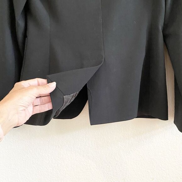 Banana Republic Black 99% Wool Lined Blazer Jacket Pockets Size 2 Career Office - Picture 8 of 10